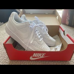 Womens NIKE court vision LOW